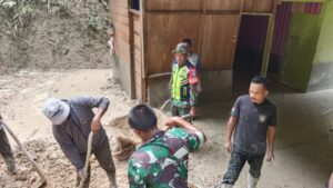 Akibat Curah Hujan, Satu Rumah Warga Terdampak Tanah Longsor