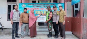 Pastikan Berjalan Lancar, Babinsa Dampingi Penyaluran BLT Dana Desa