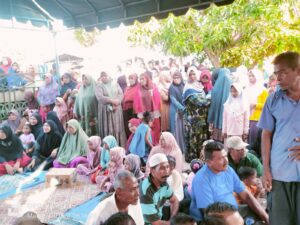 Kenduri dan Berbagi Makanan Di Acara Memperingati Maulid Nabi Muhammad SAW 