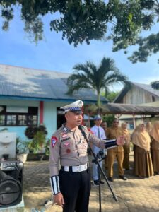 POLICE GOES TO SCHOOL di SMAN 1 Jangka, Satuan Lantas Bireuen Menanamkan Kesadaran Tertib Lalu Lintas Kepada Pelajar