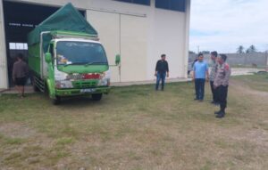 Pihak KIP Bireuen Terima Barang Logistik Pemilu dengan Pengawalan Ketat dari Polres Bireuen