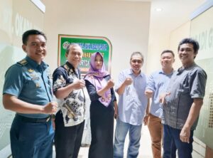 Kunjungan ke Mitra UMKM Provinsi Jawa Barat,Dewan Pengawas JWI Cut Herlina.