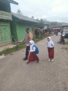 Antisipasi Kecelakaan Lalulintas, Polsek Linge Polres Aceh Tengah Lakukan Strong Point Pagi