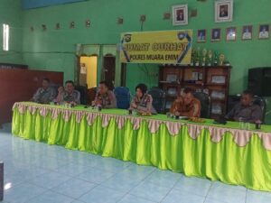 Polres Muara Enim Gelar Jumat Curhat di Desa Tanjung Serian : Wujud Sinergi Polri dan Masyarakat dalam Menjaga Kamtibmas