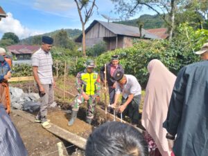 Bangun Tempat Pengajian, Babinsa Hadiri Peletakan Batu Pertama