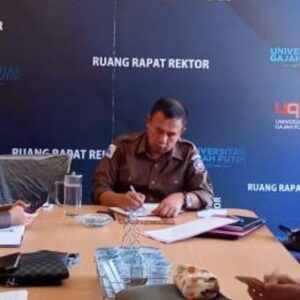 Eliyin, S. Hut,. MP Rektor UGP , Tidak Tahu Dasar Pemberhentiannya Dan Pengangkatan PLT Rektor UGP Yang Baru