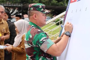 Kasdim 0106/ Ateng Menghadiri Apel Gabungan Pemilu Dan Pilkada Tahun 2024