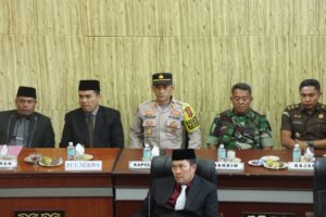 Kasdim 0119/BM Bersama Forkopimda Hadiri Rapat Paripurna