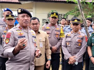 Wakapolres Lhokseumawe Dampingi Satgas PPNL dan IOM di Lokasi Penampungan Pengungsi Rohingya