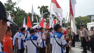 Ada Apa ??? Buruh Demo di Kantor Uniland Asian Agri