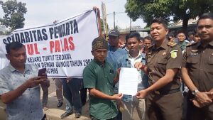 Tolak Kekerasan Terhadap Wartawan , Puluhan Wartawan Melakukan Aksi di Depan Kantor Kejari Palas