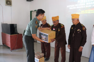 Kodim 0106/Ateng Berikan Santunan Kepada Veteran, Warakauri Dan Yatim Piatu