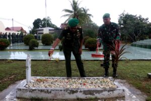 Kodim 0104/Atim Gelar Ziarah di Taman Makam Pahlawan Untuk Memperingati Hari Juang TNI AD Ke 78