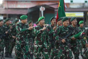 Gelorakan Hari Juang Infanteri Ke – 75, Pangdam IM Mengikuti Gerak Jalan Peleton Beranting YWP Jaya Bersama Prajurit.