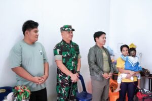 Pasca Operasi Benjolan di Kepala, Pj Gubernur Sumut Jenguk Balita Mesrida Waruwu dari Nias