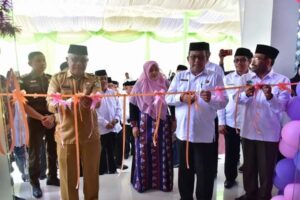 Asisten 2 Setdakab Bener Meriah dan Kakanwil Kemenag Aceh Resmikan Pemakaian Gedung PLHUT Kemenag Bener Meriah