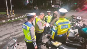 Kabag Ops Pimpin Blue Light Patrol, Giat  Ops Yustisi dan giat Mencegah Kejahatan Jalanan ( Street Crime )