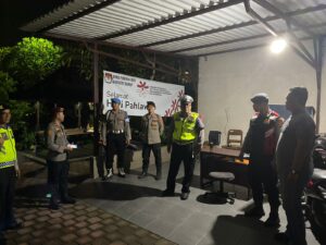 Antisipasi Kamtibmas Malam Hari, Polres Tabanan Laksanakan Blue Light Patrol dan Giat Yustisi Gabungan Tiga Pilar