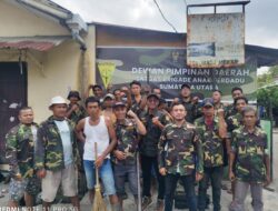 Dalam rangka menyambut bulan puasa satgas brigade anak serdadu sumut melakukan giat gotong royong di link XIV kelurahan karang berombak, kecamatan medan barat,minggu (25/2/2024)