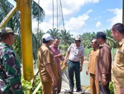 RESPON CEPAT TANGGAP DARURAT, PJ. BUPATI ASRA MINTA DINAS TEKNIS SEGERA PERBAIKI JEMBATAN RUSAK