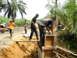 Satgas TMMD Terus Mengerjakan Sasaran Fisik (Gorong-gorong) Di Titik Ke 1 Lokasi TMMD