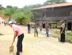 Warga Kaloy Antusias Gotong Royong di TMMD