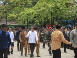 Ribuan Masyarakat Labuhanbatu Antusias Sambut Kedatangan Jokowi