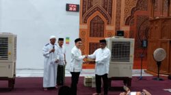 Sekda Kota Langsa Terima Bantuan Dana dari Tim Safari Ramadhan Pemerintah Aceh