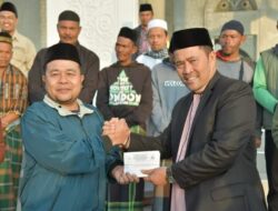 Terima Gaji THR, ASN Pemkab Bener Meriah santuni 400 Fakir Miskin Se-Kabupaten Bener Meriah.