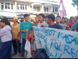 Kehadiran Jokowi Dimedan Disambut Aksi Demo Damai Masyarakat Pancur Batu, Mintak Jokowi Bantu Edi Suranta Gurusinga, Terduga Di Kriminalisasi Brimob Dan Kasat Reskrim Medan.