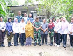 Yayasan IGS Gandeng TARUNA LATSITARDA NUSANTARA KE 44 Serahkan Bansos Untuk Lansia Di Kelurahan Gunung Samarinda Baru