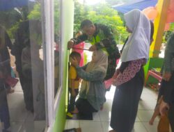 Cegah Stunting, Babinsa Koramil 02/Karang Baru Aktif Dampingi Posyandu