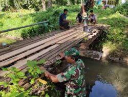 Atasi Kesulitan Rakyat di Sekelilingnya, Kodim 0107/Aceh Selatan Turun Tangan Perbaiki Jembatan Rusak.