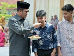 Pj. Bupati Haili Yoga Hadiri Prosesi Adat Gayo “Munulak ni anak ku jema tue”Di SMP N 1 Weh Pesam.