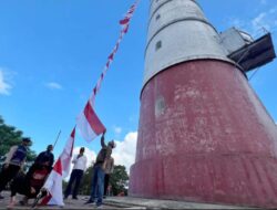 Bendera Merah Putih Berkibar di Mercusuar Willem’s Torrent III