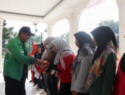 Dandim 0104/Aceh Timur Bersama Ketua Persit KCK Cab. XXI Hadiri Senam Pagi Bersama dan Launching Gerakan Pembagian 10 Juta Bendera Merah Putih di Kota Langsa
