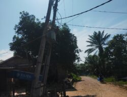 Tiang Gardu PLN Condong Di Duga Ancam Keselamatan Warga.