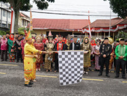 MEMPERINGATI HUT KE – 79 KEMERDEKAAN REPUBLIK INDONESIA DANDIM 0106/ATENG MENGHADIRI KARNAVAL DAN PAWAI BUDAYA