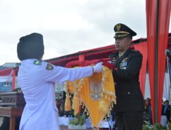 Letkol Ino Dwi Irup Penurun Bendera Merah Putih HUT Kemerdekaan RI Ke 79