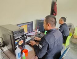 Humas Polres Muara Enim Aktif Memantau Media Sosial dan Online untuk Menjaga Keamanan Pilkada 2024