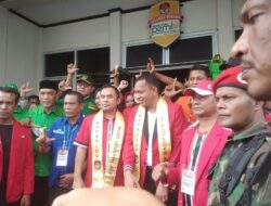 Sayuti – Husaini Daftar ke KIP Lhokseumawe Di Antar Relawan Dan Ribuan massa