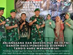Anjangsana dan Baksos HUT ke 79 TNI, Dandim 0802/Ponorogo Disambut Tangis Haru Warakawuri