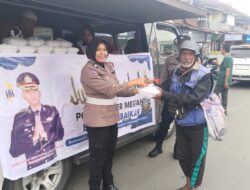 Juru Parkir dan Pedagang Sayur di Bener Meriah Terima “Jumat Berkah” dari Polres Bener Meriah