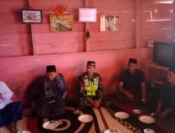 Cegah Paham Radikal, Babinsa Koramil 05/Permata Komsos Bersama Tokoh Agama