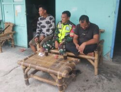 Dengan Komsos, Babinsa Koramil 05/Permata Ajak Warga Ikut Berperan Aktif Di Desa