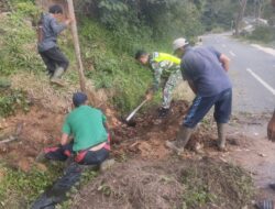 Wujudkan Kepedulian Terhadap Lingkungan, Babinsa Ajak Warga Kerja Bakti Bersama