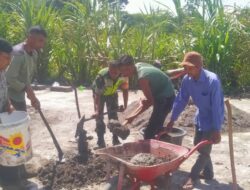 Babinsa Dan Warga Gotong Royong di Desa Binaan