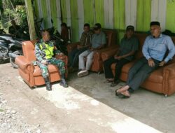 Bersama Tokoh Masyarakat, Babinsa Komsos Jalin Silaturahmi