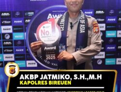 Kapolres Bireuen Terima Penghargaan Inspiring Profesional dan Leadership Award 2024