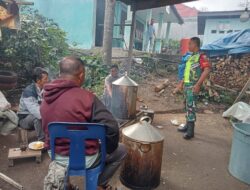 Tumbuhkan Kebersamaan, Babinsa Komsos Bersama Warga